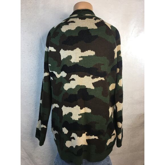 Material Girl Camo Cardigan Sweater Green Black Tan w/Pockets Women's Size Large - Picture 6 of 10